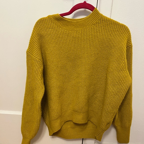 H&M Wool Blend Mustard Yellow Women’s Crewneck Sweater. Fits Medium - Picture 2 of 3